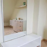 Exkl Fh Fleiderbusch, Kamin, W-lan *