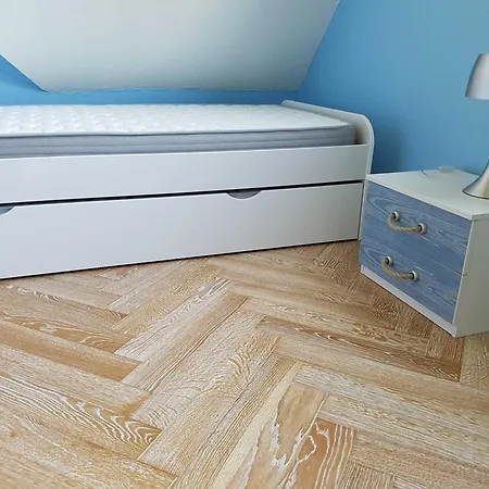 Exkl Fh Fleiderbusch, Kamin, W-lan